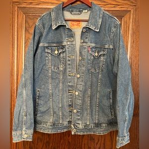NWOT Oversized Levi’s Jean Jacket - 3x